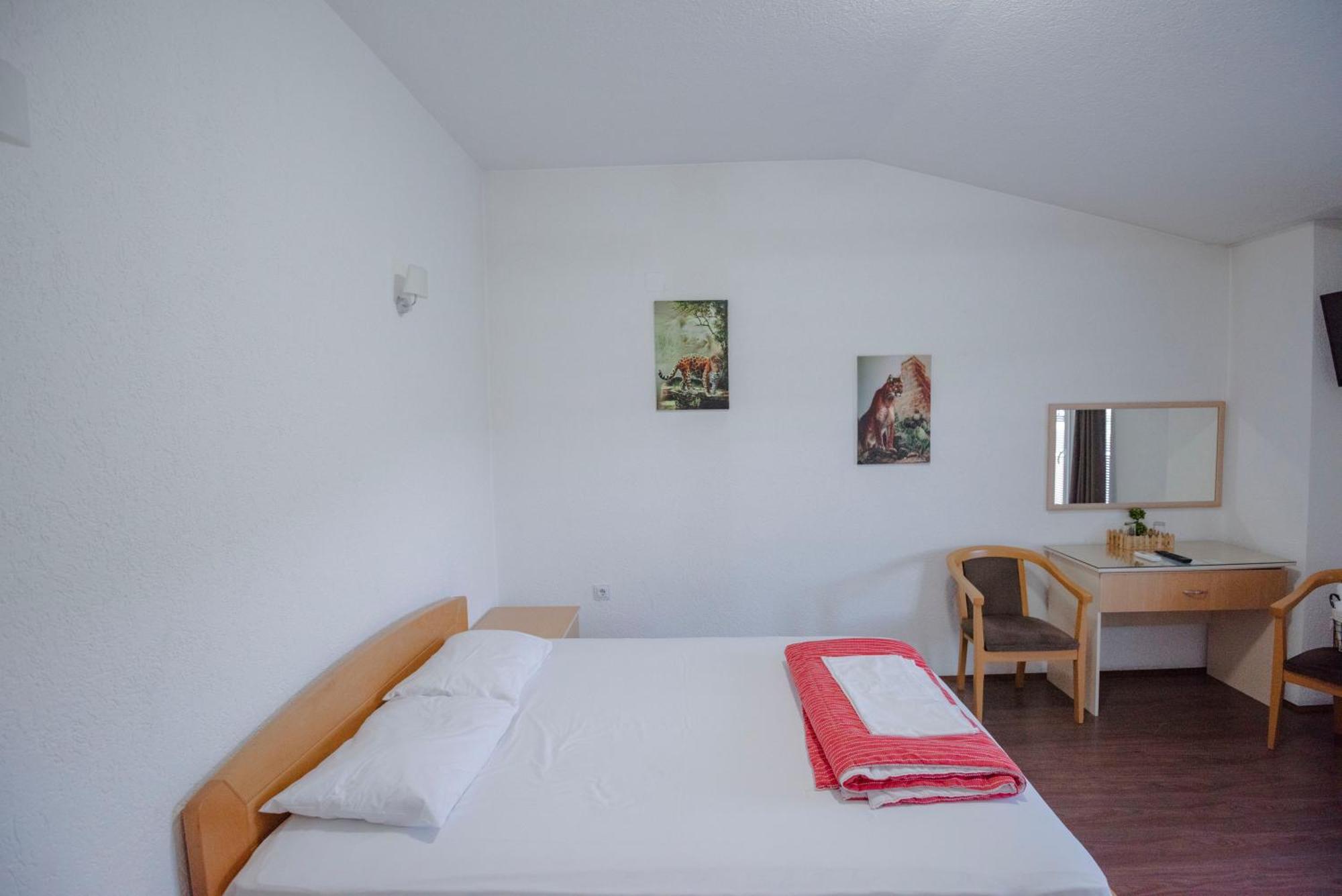Hotel Kiko Bitola Bagian luar foto