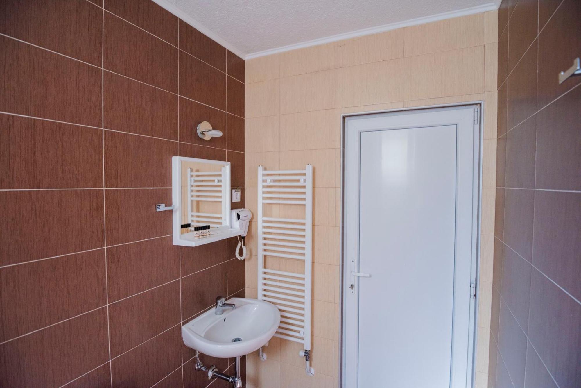 Hotel Kiko Bitola Bagian luar foto